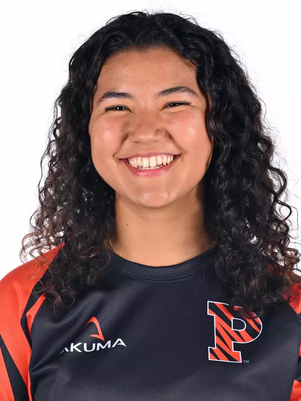 Kateri Espinosa headshot