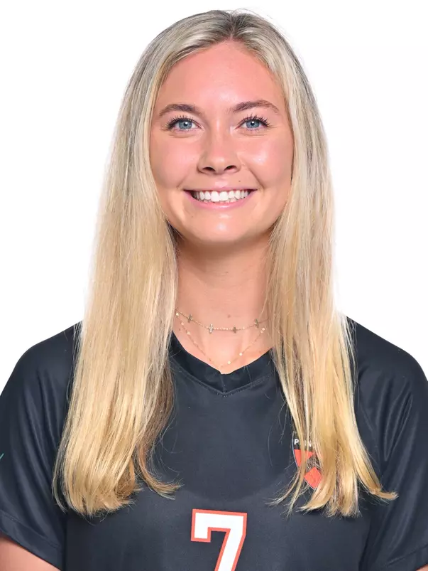 Marissa Hart headshot