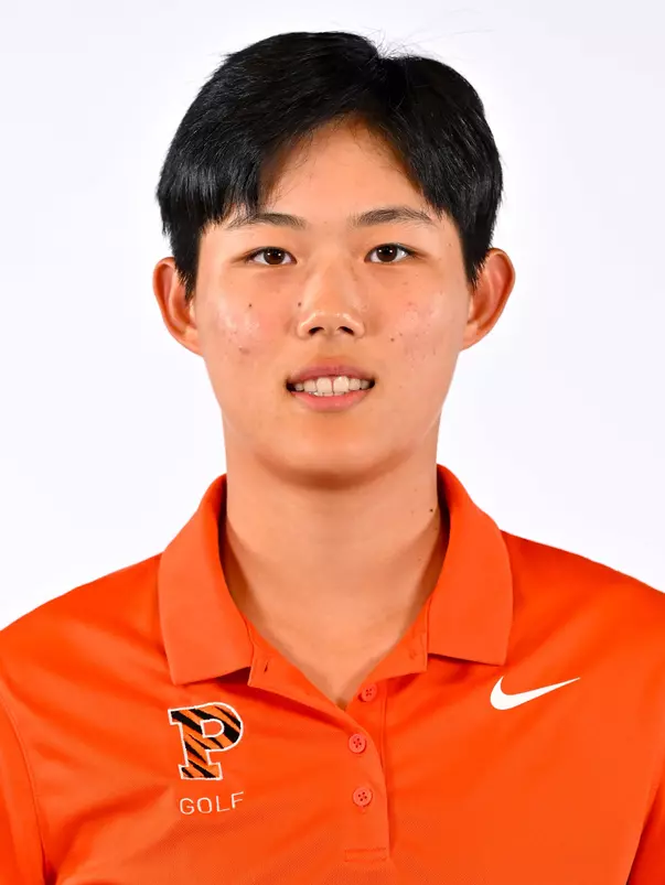 Victoria Liu headshot
