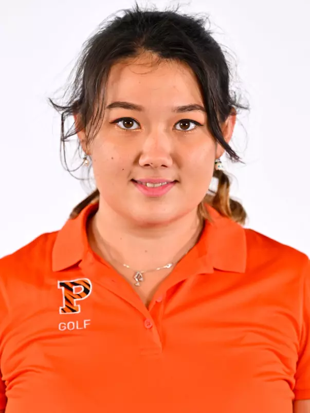 Sophie Zhang-Murphy headshot