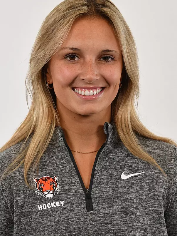Annie Kuehl headshot