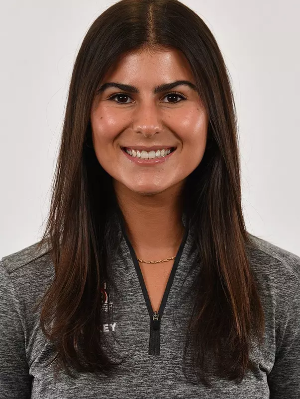 Daniella Calabrese headshot