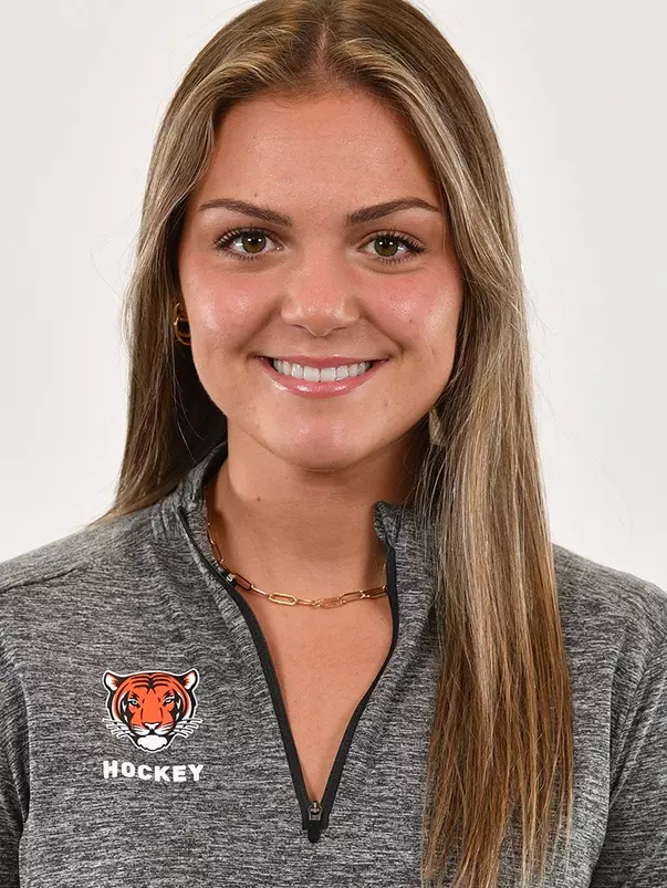 Dominique Cormier headshot