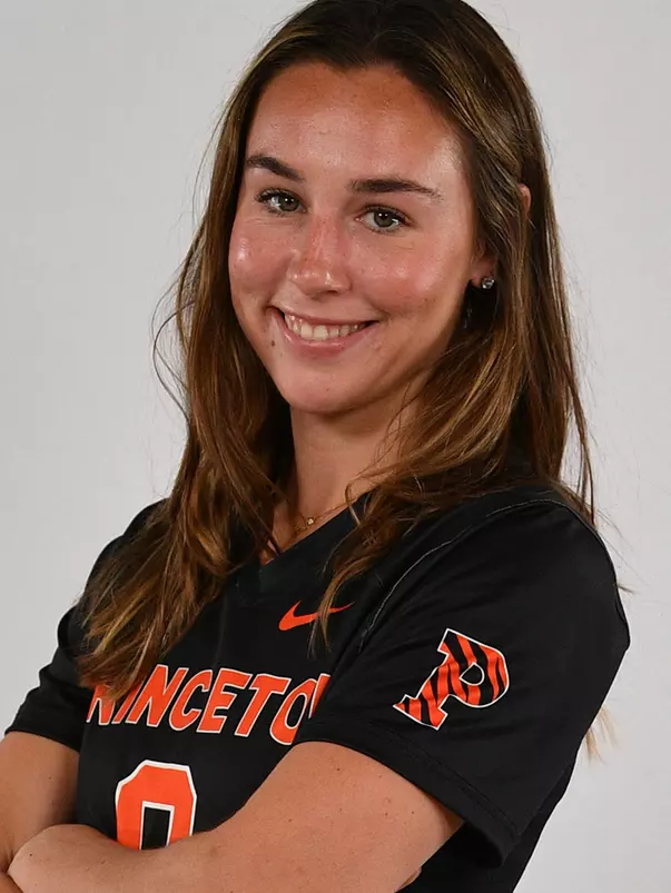 Kari Buonanno Headshot