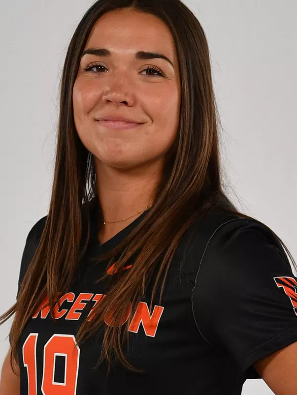 Grace Tauckus Headshot