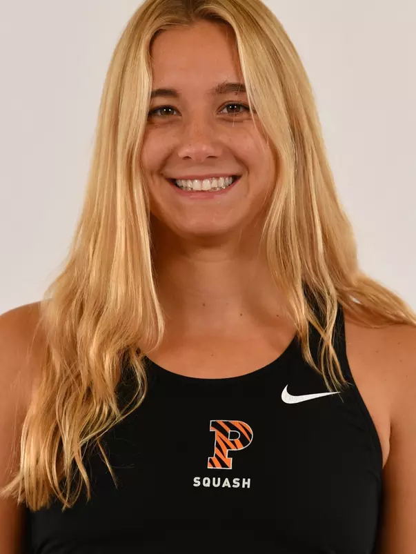 Caroline spahr headshot