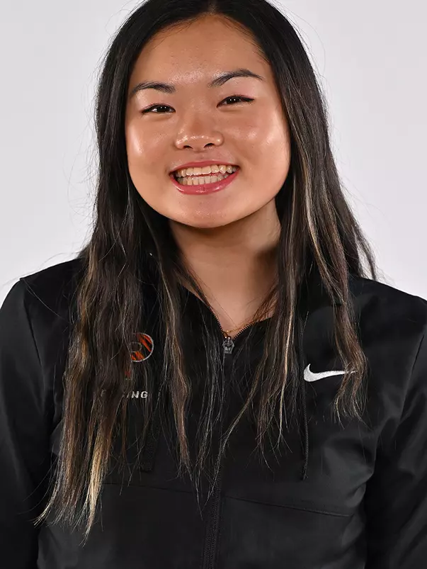 Alexandra Lee headshot