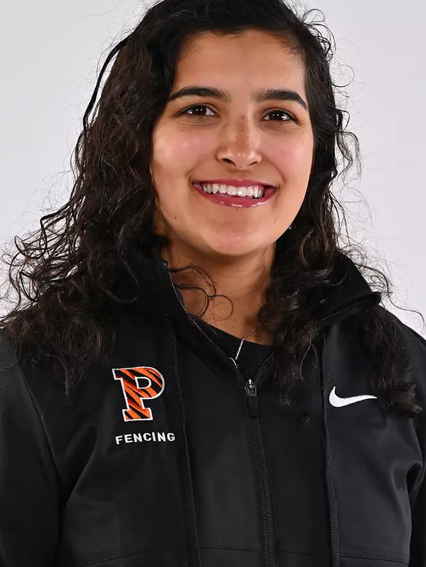 Ariana Rausch headshot photo