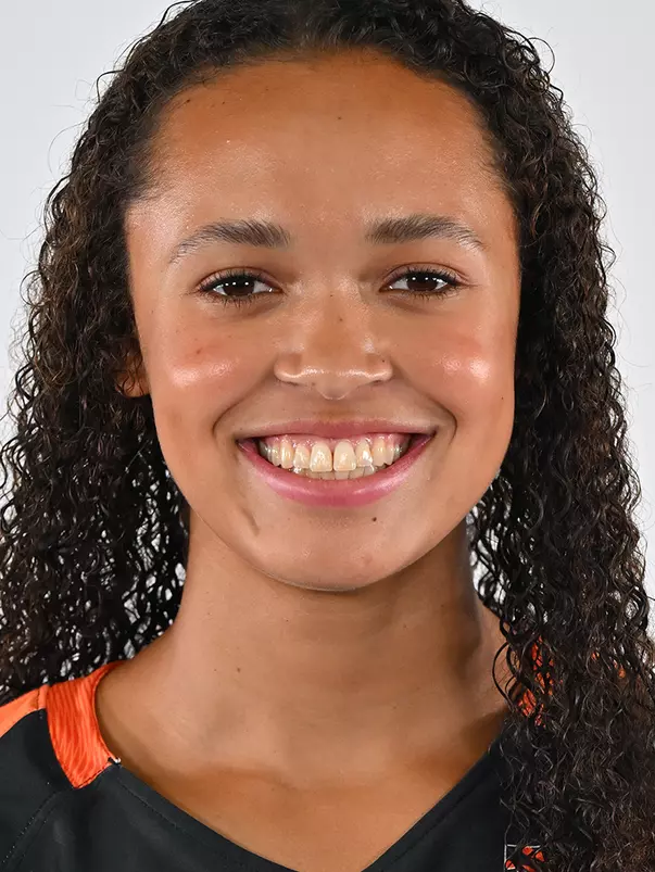 Maya Satchell Headshot.