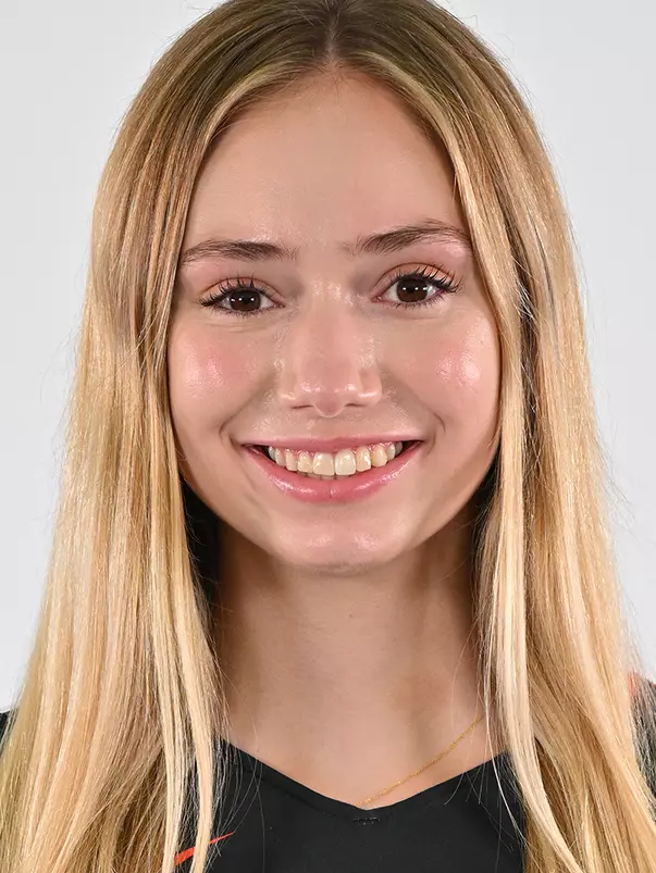 Sydney Draper Headshot.