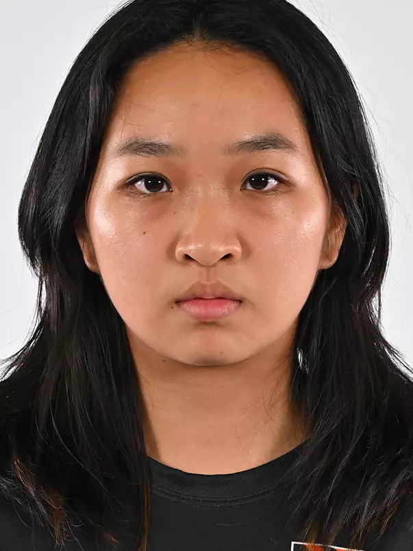Jessica Cui Headshot.