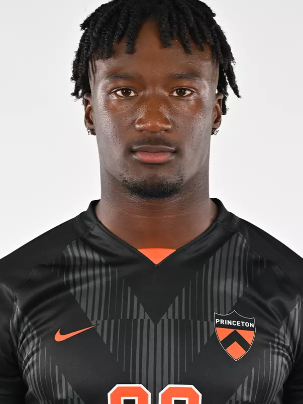 Issa Mudashiru Headshot