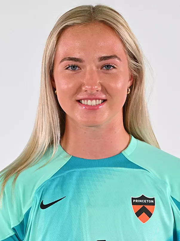 Cecilia cerone headshot