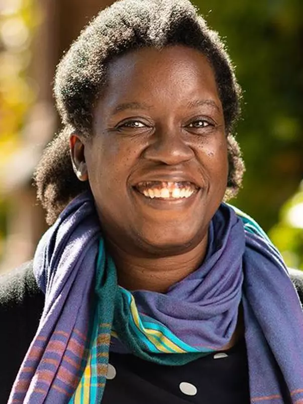 Amina Shabani headshot