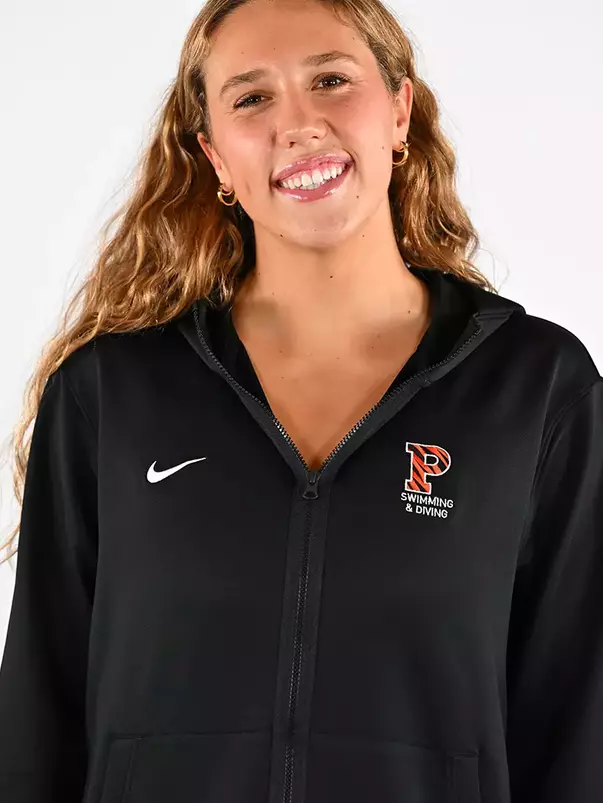 Natalie Farquhar Headshot