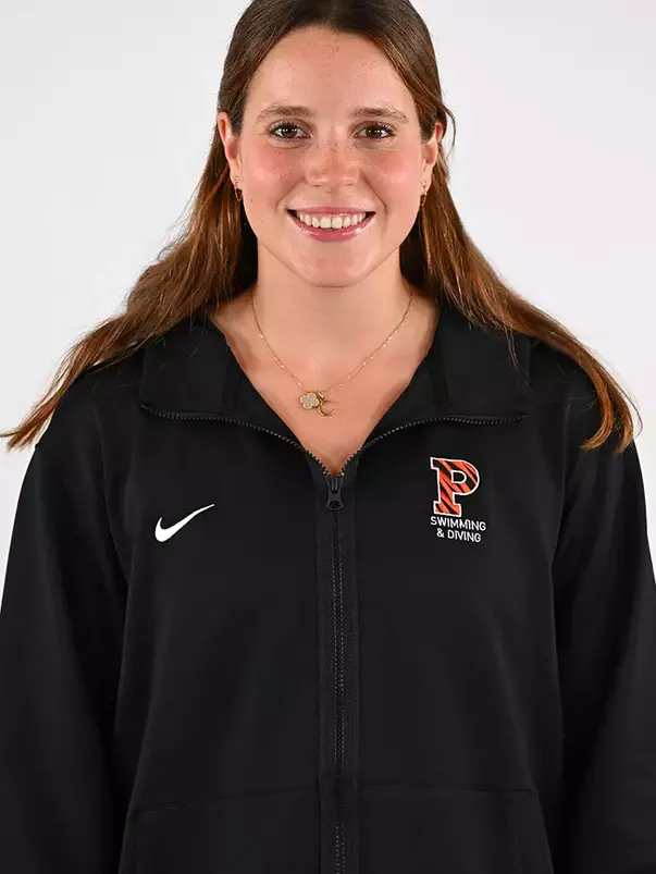 Caroline Lewitt Headshot