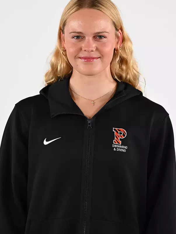 Veronique Rossouw Headshot