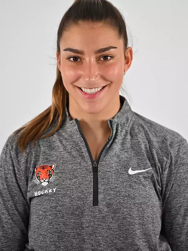 Lucia DiGirolamo Headshot