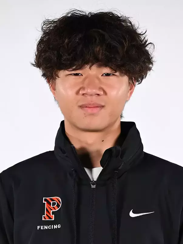 Brandon Lee headshot