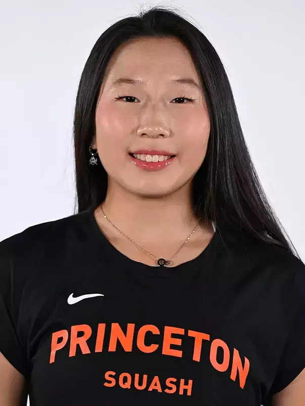 Hermione Cao headshot