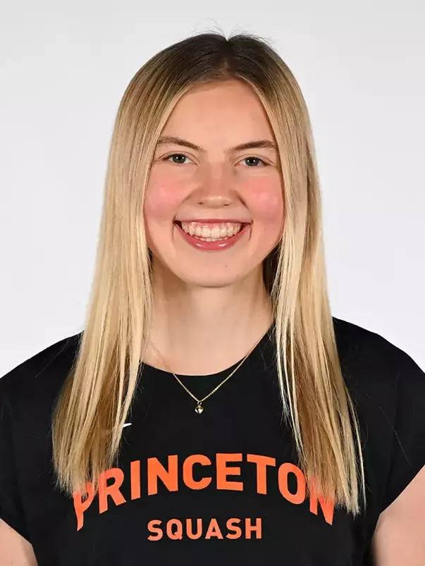 Caroline Eielson headshot