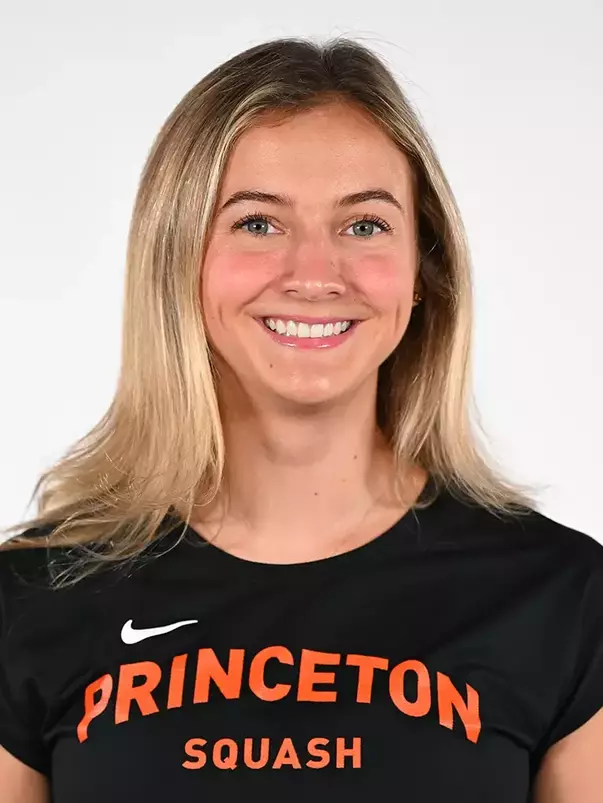 Connie Nelson headshot