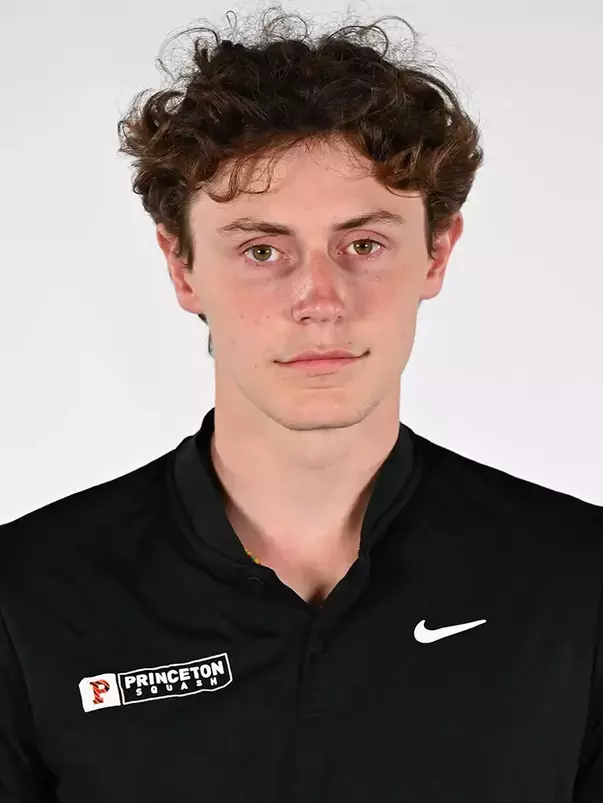 Hollis Robertson headshot