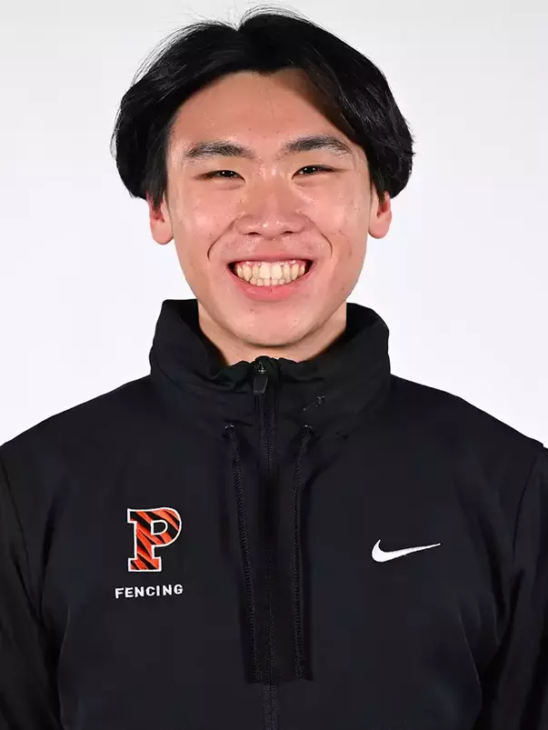 Ryan Lee headshot
