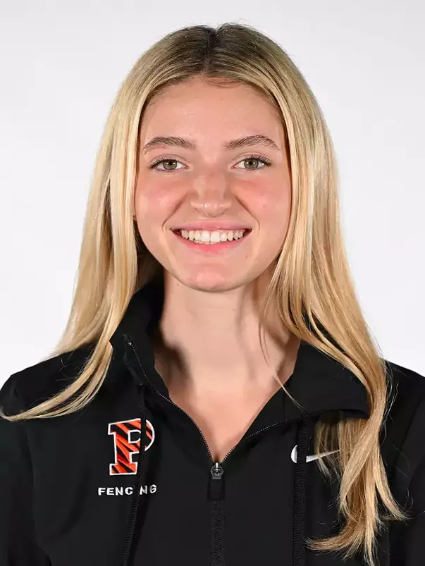 Madeline Sanz headshot