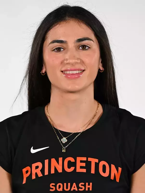 Emma Trauber headshot