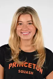 Kristen Weil headshot