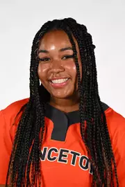 Karis Ford headshot