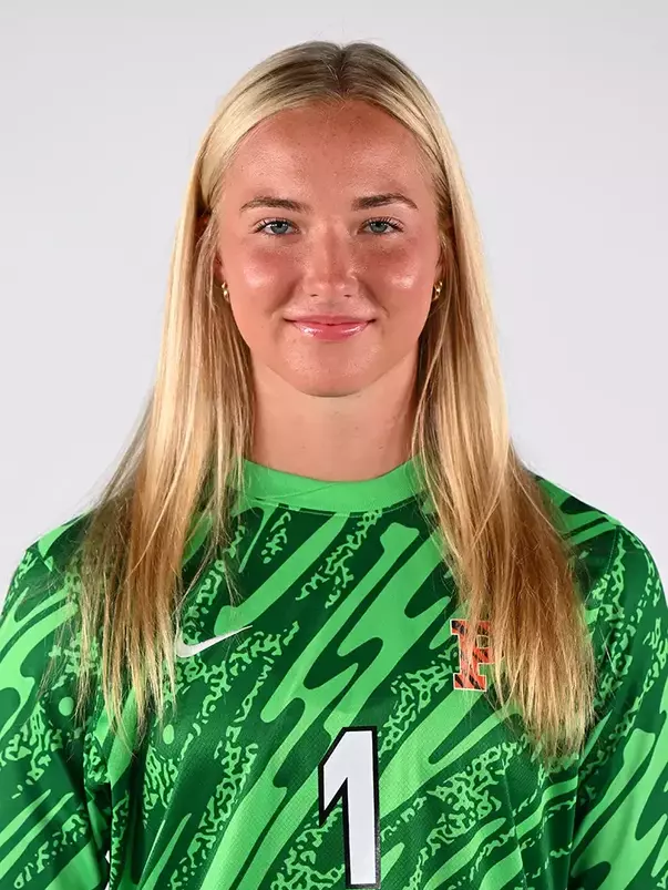 Cecilia Cerone headshot