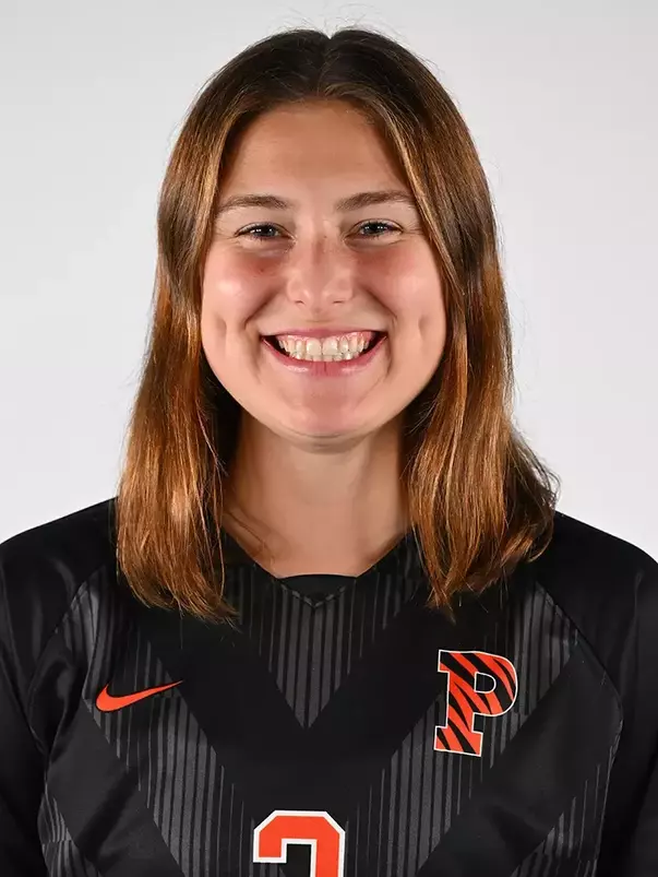 Ella Midura headshot