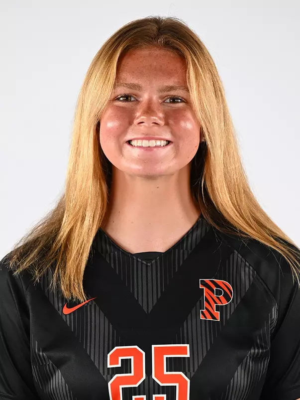 Kelsee Wozniak headshot