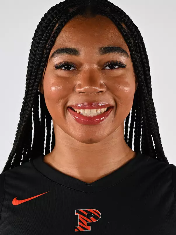 Ava Harrington Headshot