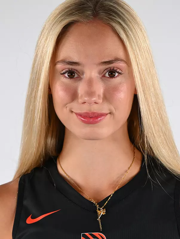 Sydney Draper Headshot
