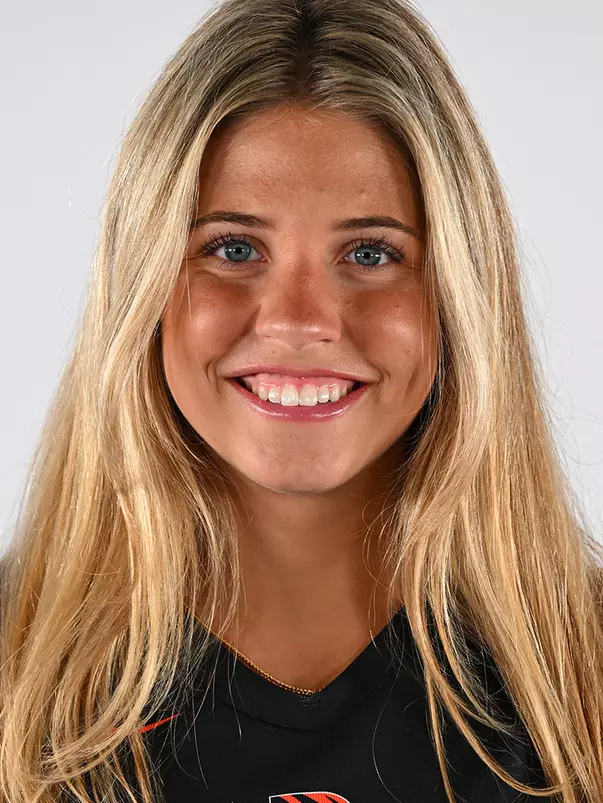 Sylvia Bunde Headshot