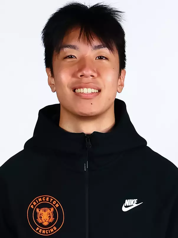 Alexander Liu headshot