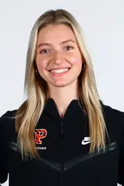 Madeline Sanz headshot