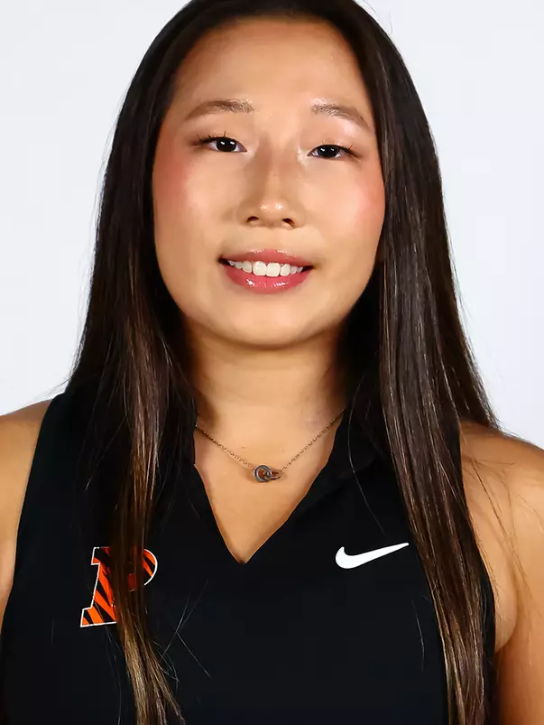 Hermione Cao headshot