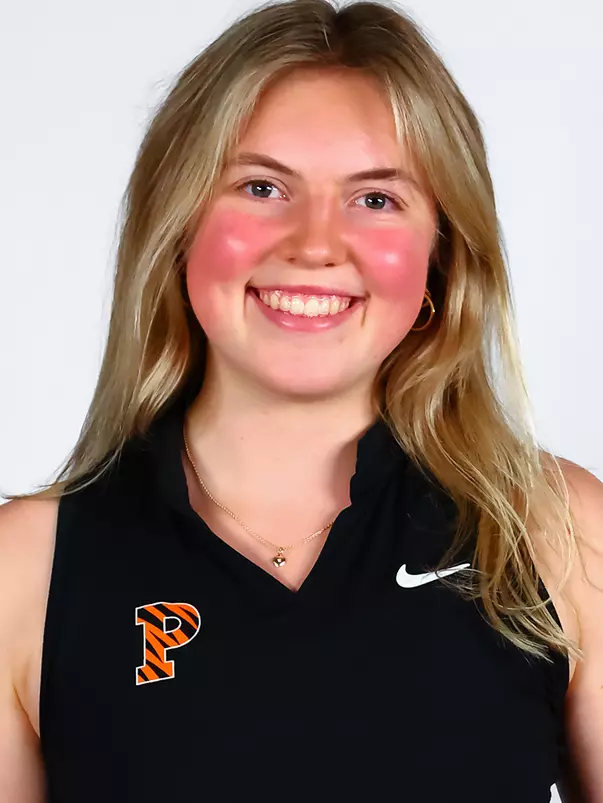 Caroline Eielson headshot