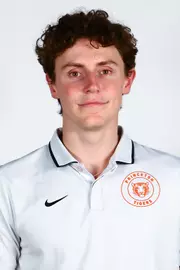 Hollis Robertson headshot