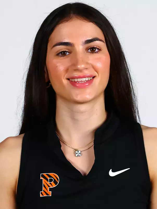 Emma Trauber headshot