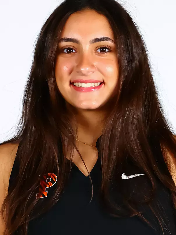 Leila Yosry headshot