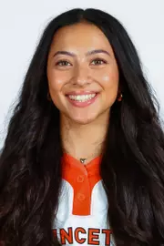 Julieta Roa headshot