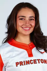 Mia Valenzuela headshot