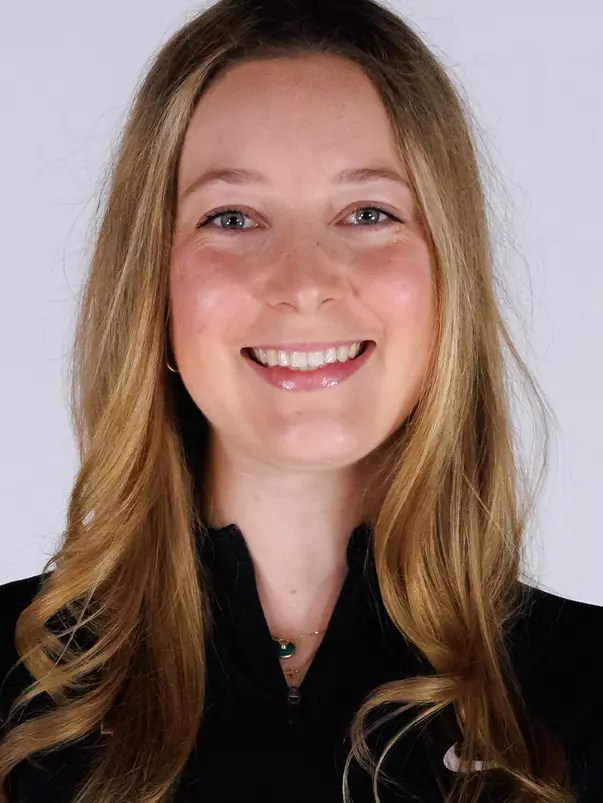 Charlotte Cox Headshot