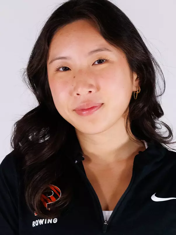 Dorothy Yao Headshot