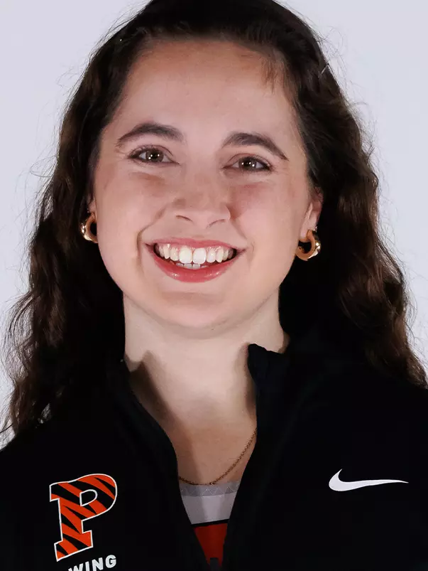 Hannah Bronbright Headshot